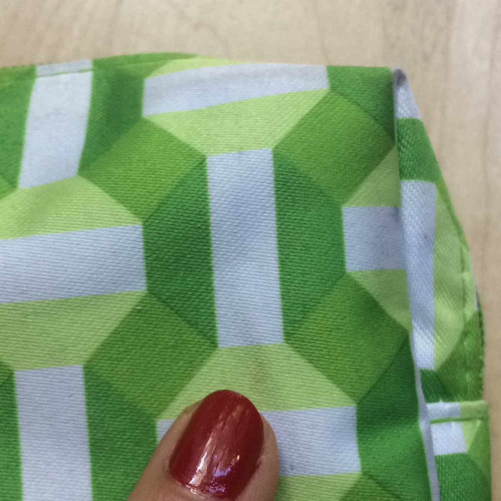 Clinique Small Pouch - Picture 8 of 8